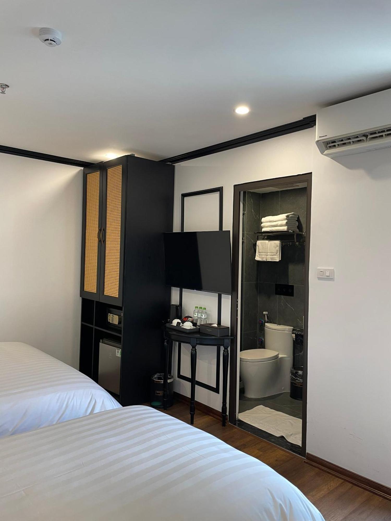 Aquarius Premium Hotel ハノイ市 エクステリア 写真